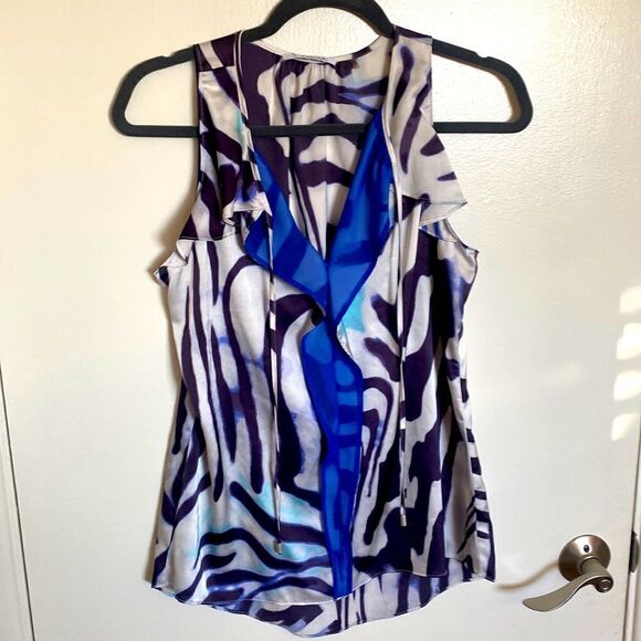 TAHARI- silk like sleeveless blouse- Size Small - Picture 1 of 9